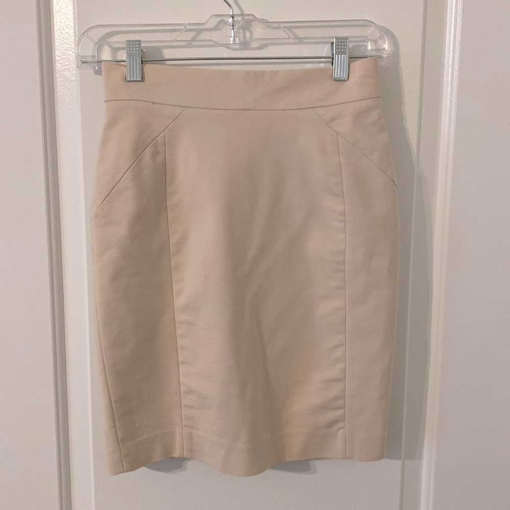H&M pencil skirt color cream size 4